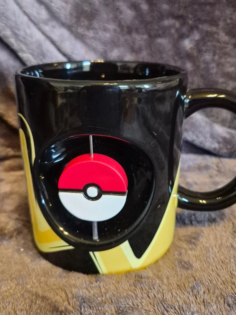 Pokémon Pikachu Spinner 16oz Coffee Mug Black SM-09-16-07292016B